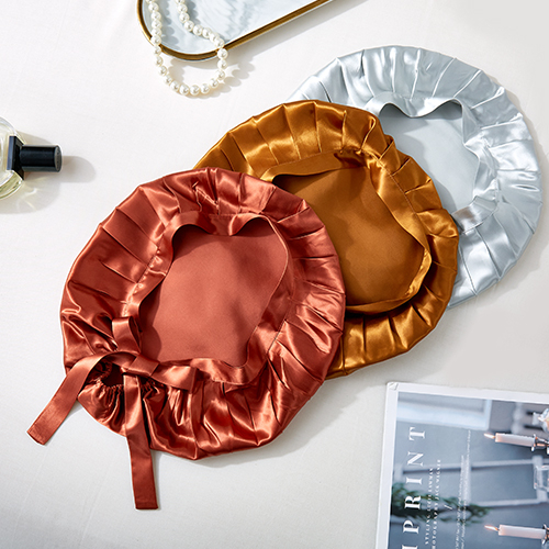 Großer Sale, elastische Haube aus 100 % Maulbeerseide mit Krawatte