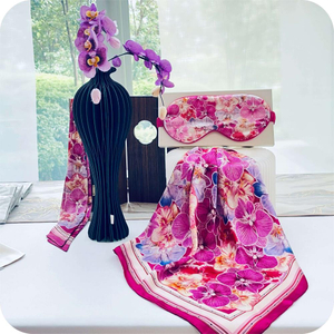 Neues Design-Seidenprodukt in der Singapore Culture Week